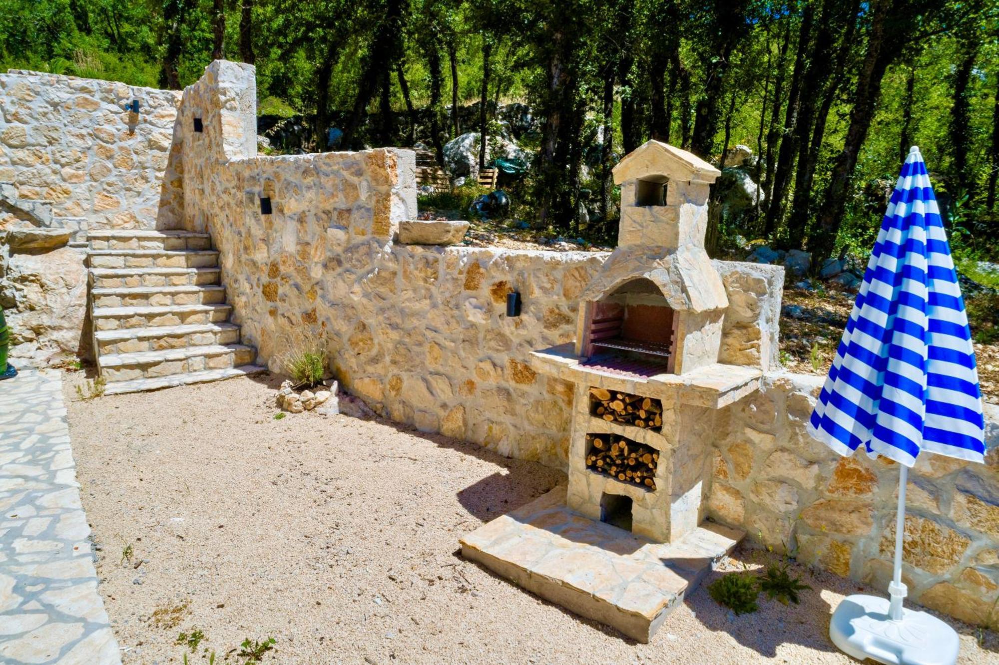 Luxury Villa Andrea Vrzika In Forest Near The Sea Zagvozd Buitenkant foto